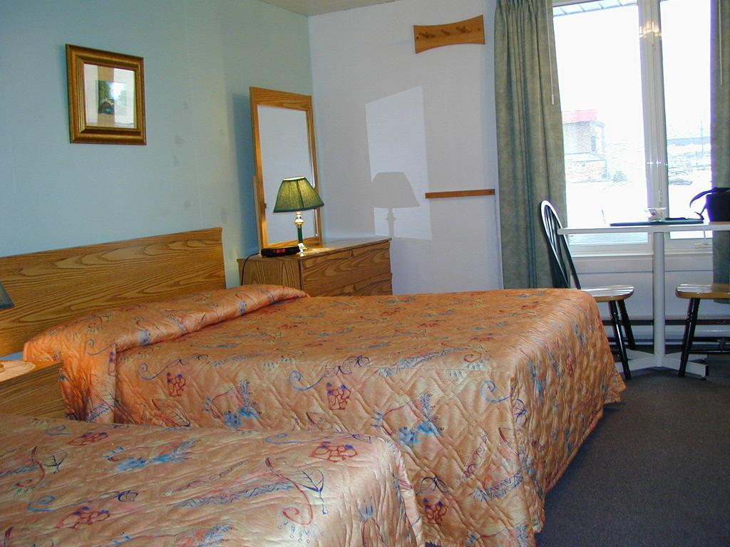 Condotel Motel Canadien Sainte-Anne-de-Beaupre Bilik gambar
